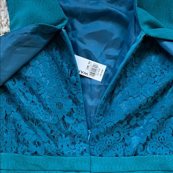 Warehouse Cape Dress - Picture 4 of 5